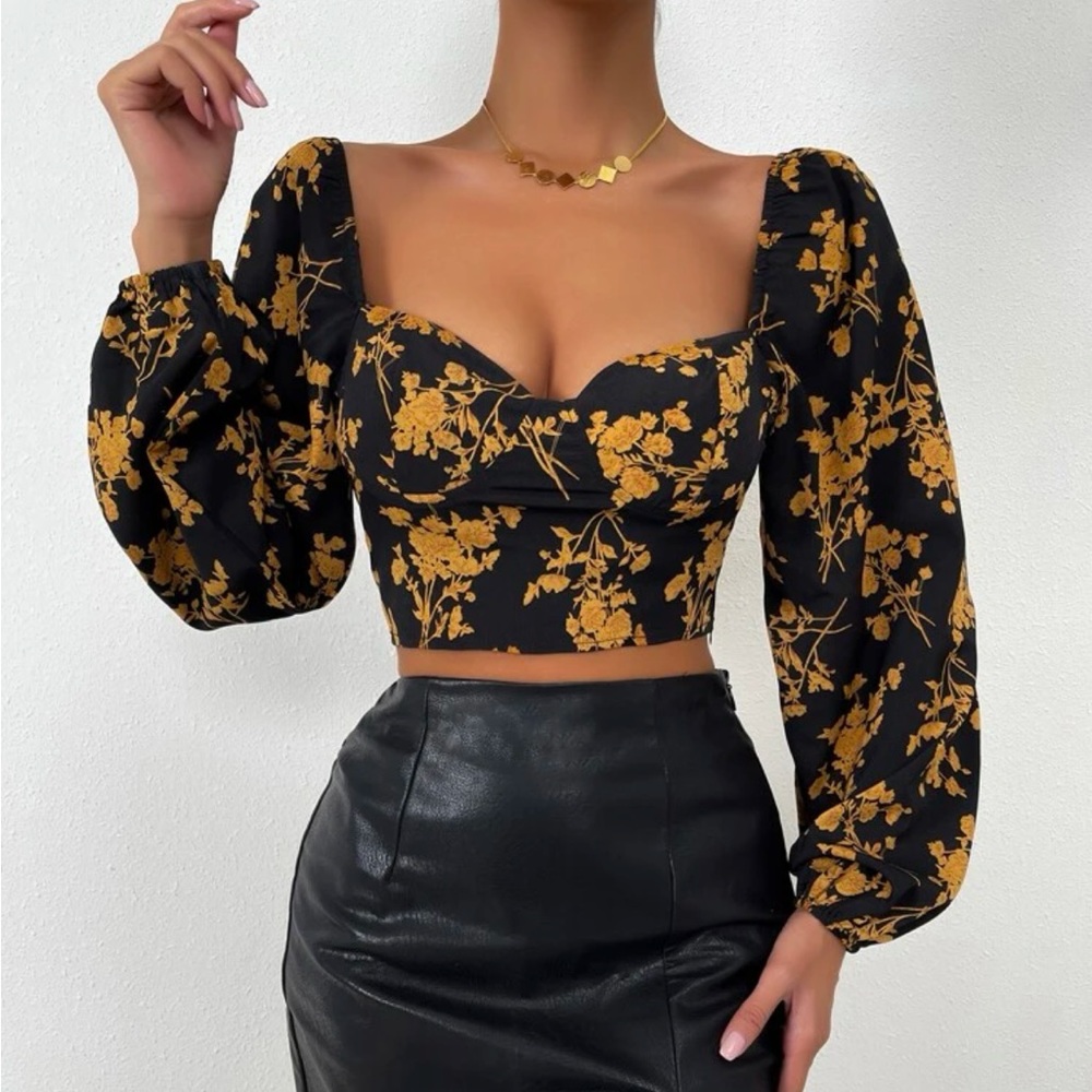 Floral Print Sweetheart Neck Lantern Sleeve Crop Blouse